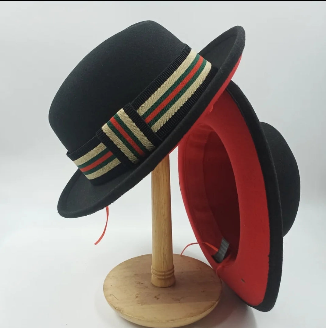BLACK DERBY FEDORA WITH RED LINING